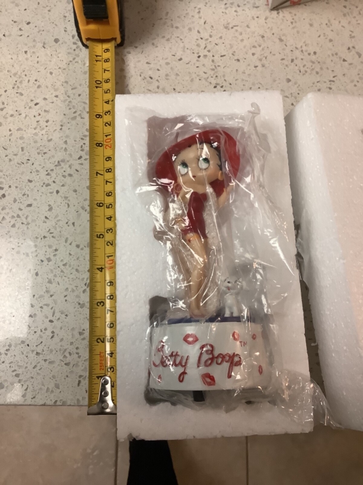 betty boop- Music figure -Not tested see all pictures for details