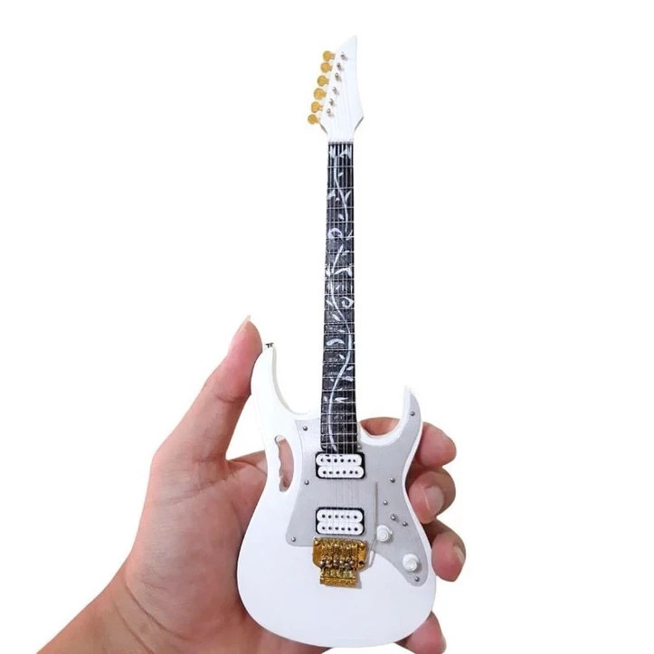 Miniature Guitar Steve Vai Ibanez Silver Baby Newborn 1:4