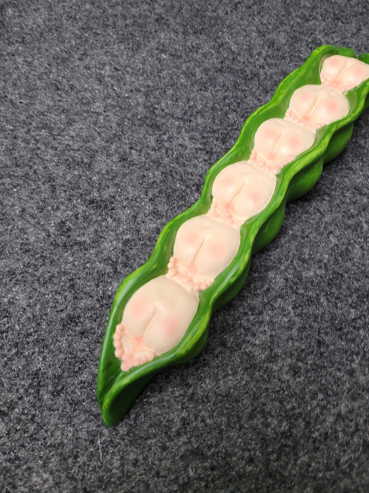 Vintage Sweet Pea Collection Split Pea Baby Pod Figurine 1996 Resin R Vandamme