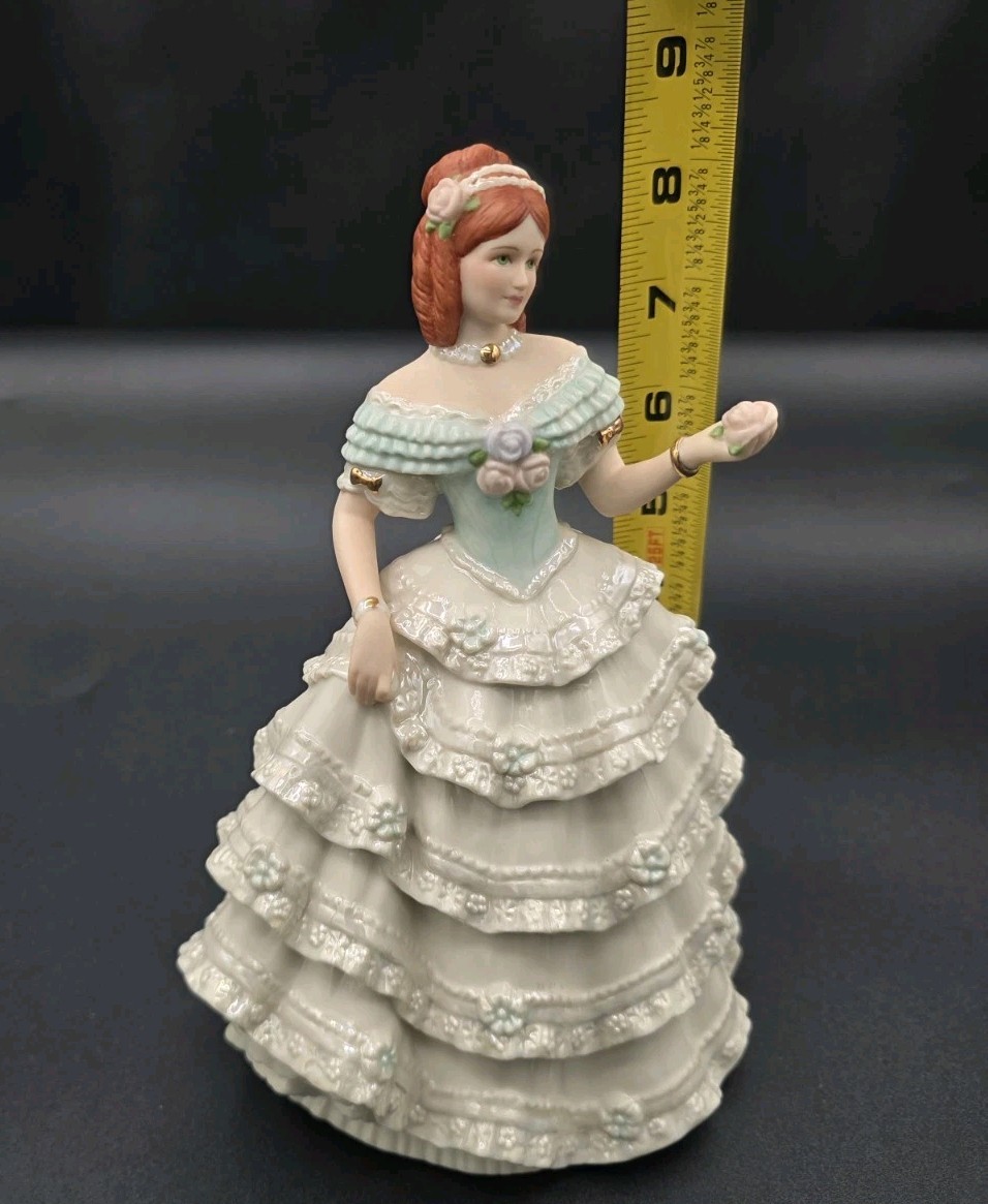 Lenox Ivory Cotillion at Belle Grove Figurine Iridescent & Gold Finish Style