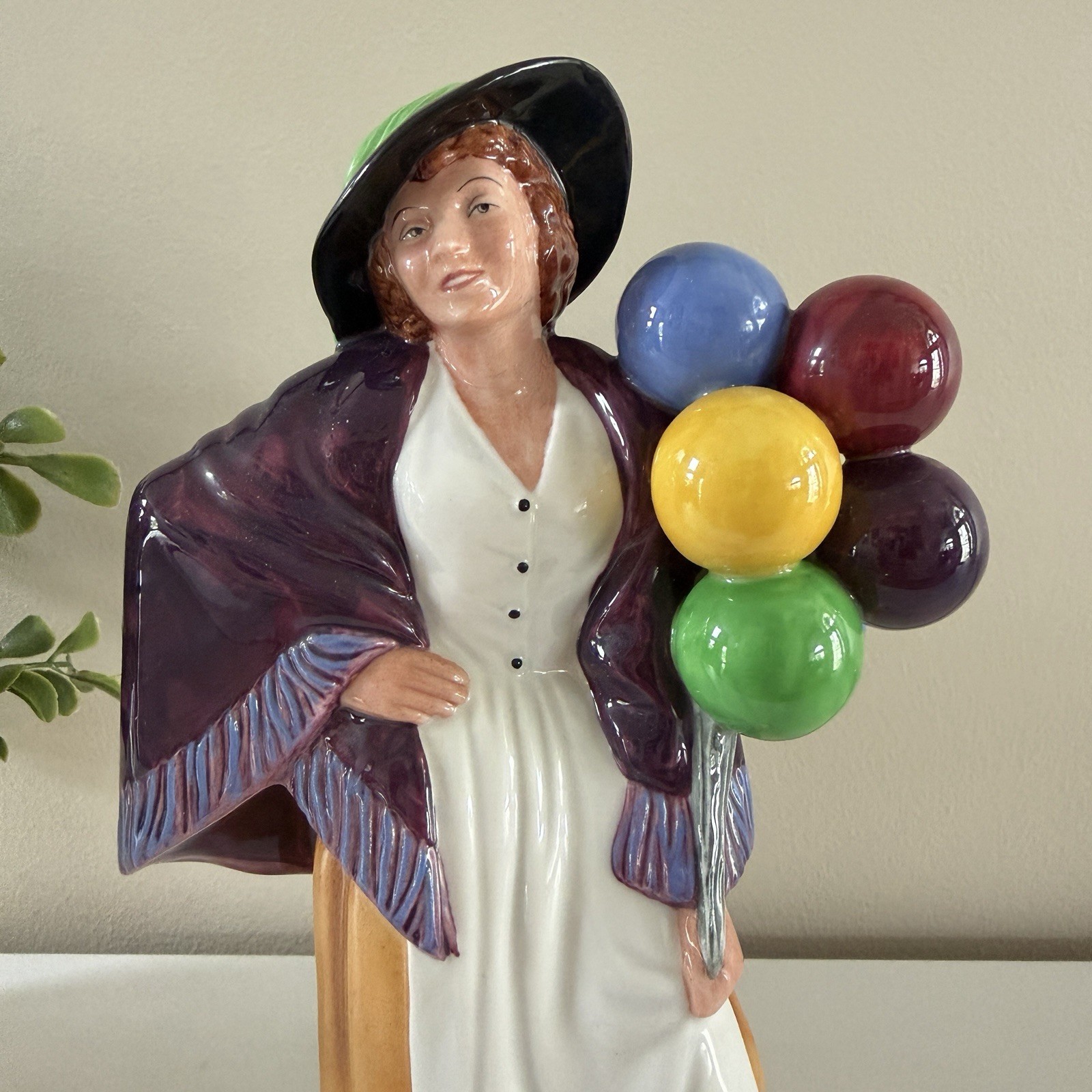 Vtg Royal Doulton Figurine Balloon Lady Hn2935 Limited Handmade