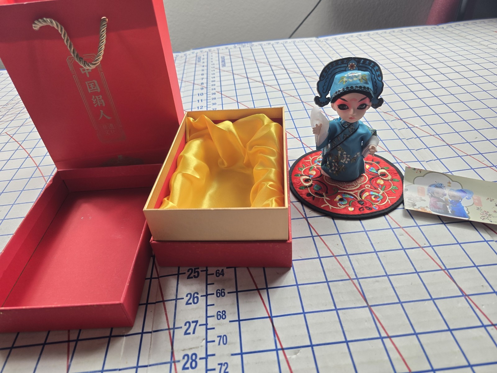 Chinese traditional Beijing opera character ornament opera doll With Gift Box