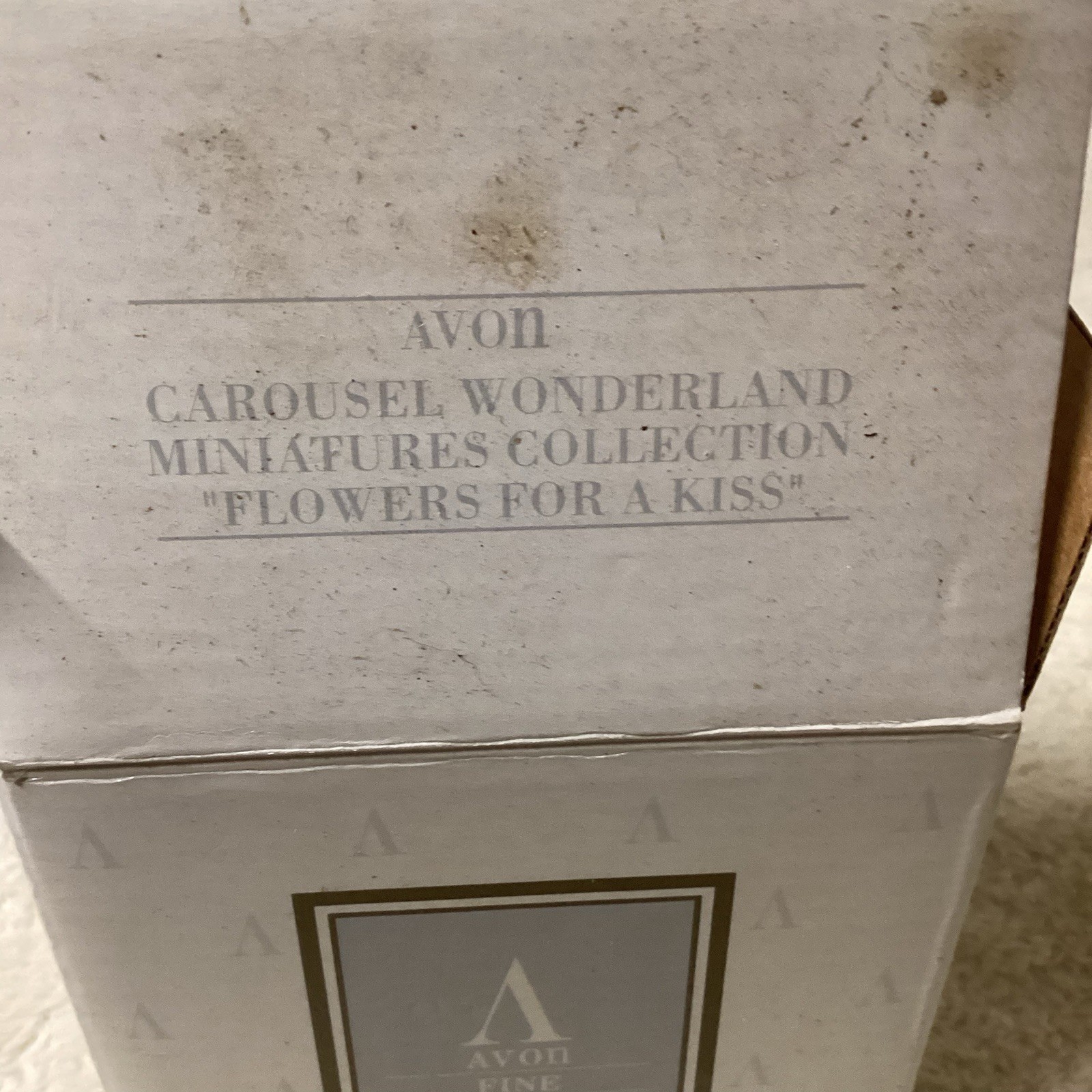 Avon Carousel Wonderland Miniature “Flowers for a Kiss” 1993 original packaging