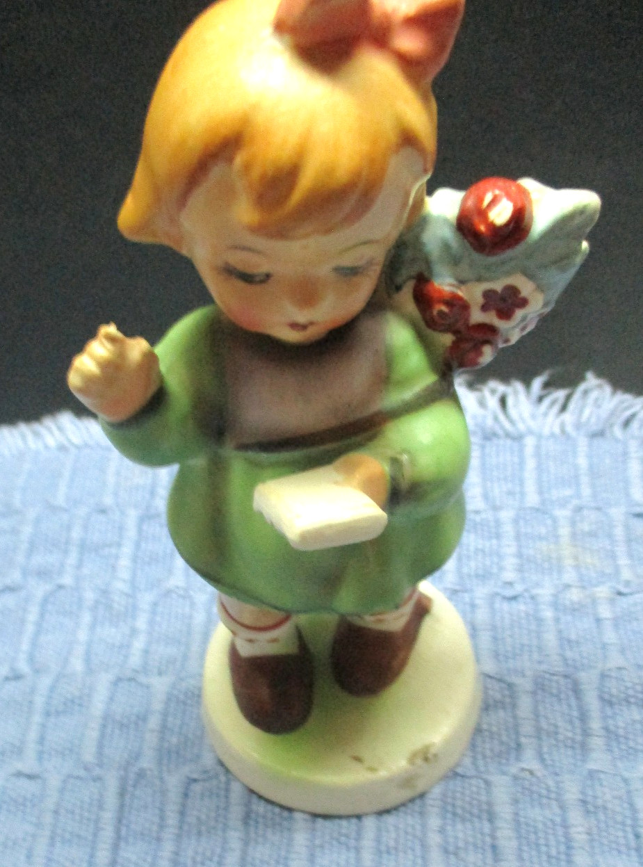 Ucagco Small Girl With Flowers And Book 1950’s Ceramic Figurine 5.5″
