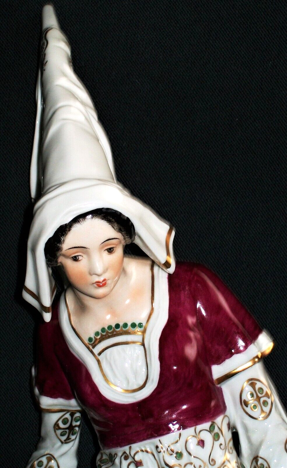ANTIQUE GERMAN SCHWARZBURGER HUGE MEDIEVAL LADY QUEEN DOLL PORCELAIN FIGURINE