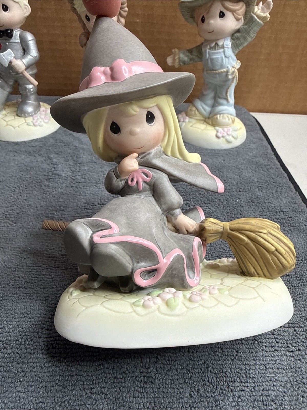 Precious Moments Wizard Of Oz Set Of 6 112022-25. 114033, 132013. SIGNED READ