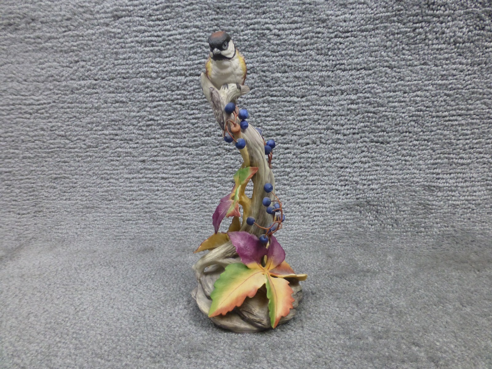 Boehm Porcelain Figurine Chickadee On Chestnut Branch Leaves Stone 10″ AMAZING