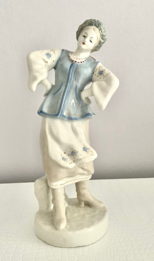 RARE- VINTAGE -FIGURINE of Ukrainian woman- Mid 20th Century (1950-1969)