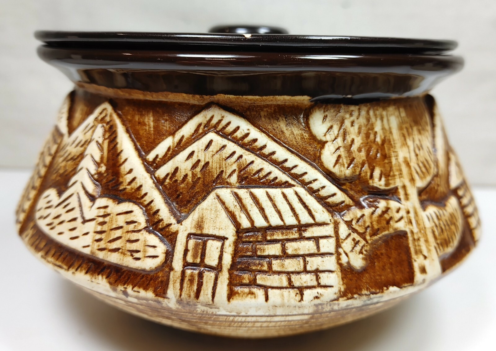 VTG Sunrise Brown Pottery Carved Clay Lid Houses Trees Outdoor 3D Design Glazed
