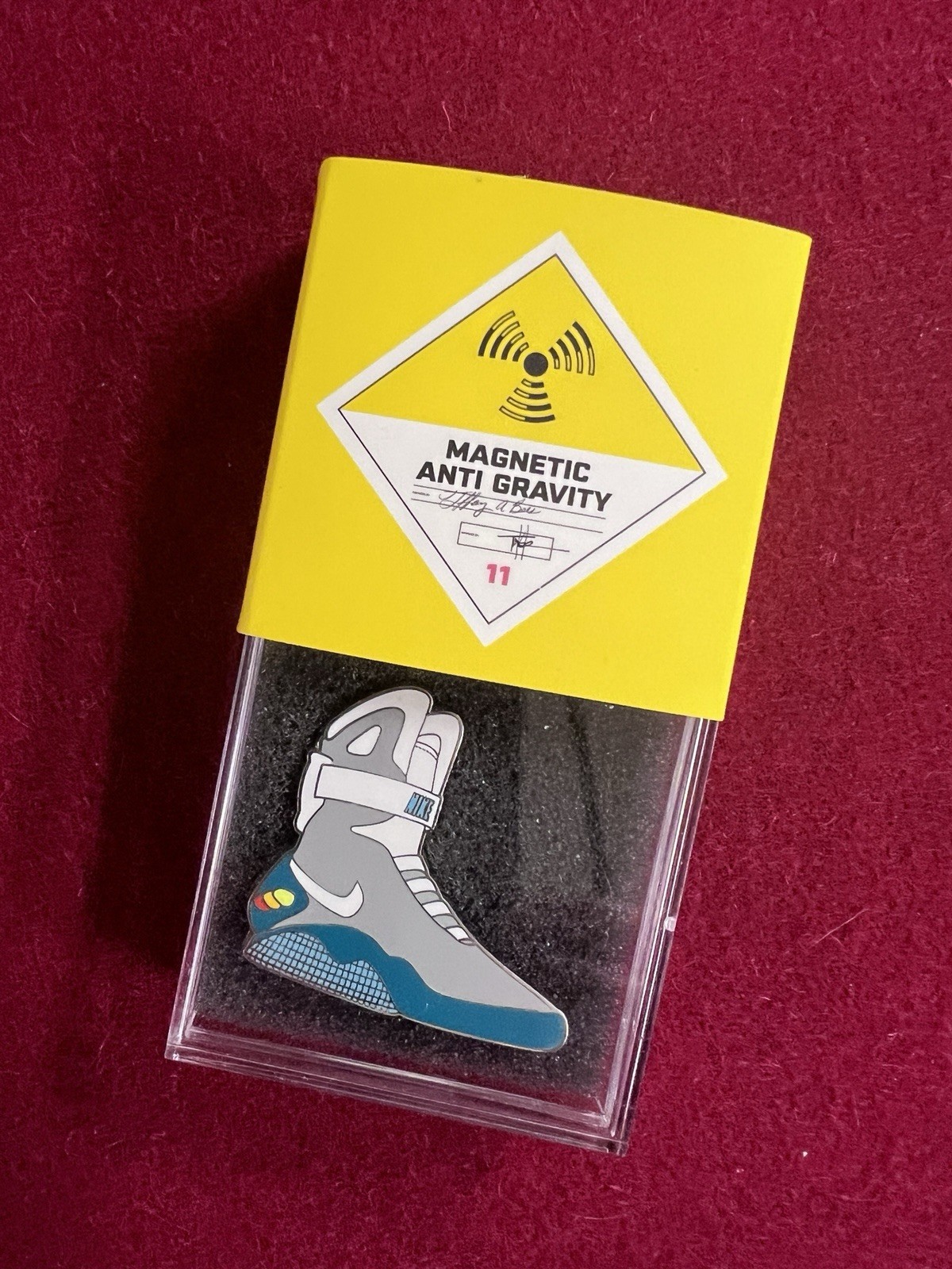 Nike Mag “2011 Mag” 4″ Ceramic Sculpture Back To The Future II 2 and Pin Set