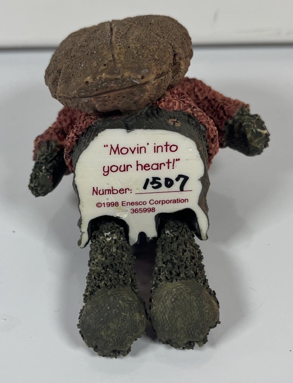 Enesco 365998 Tompkins Trunk Figurine Turtle Movin Into Your Heart
