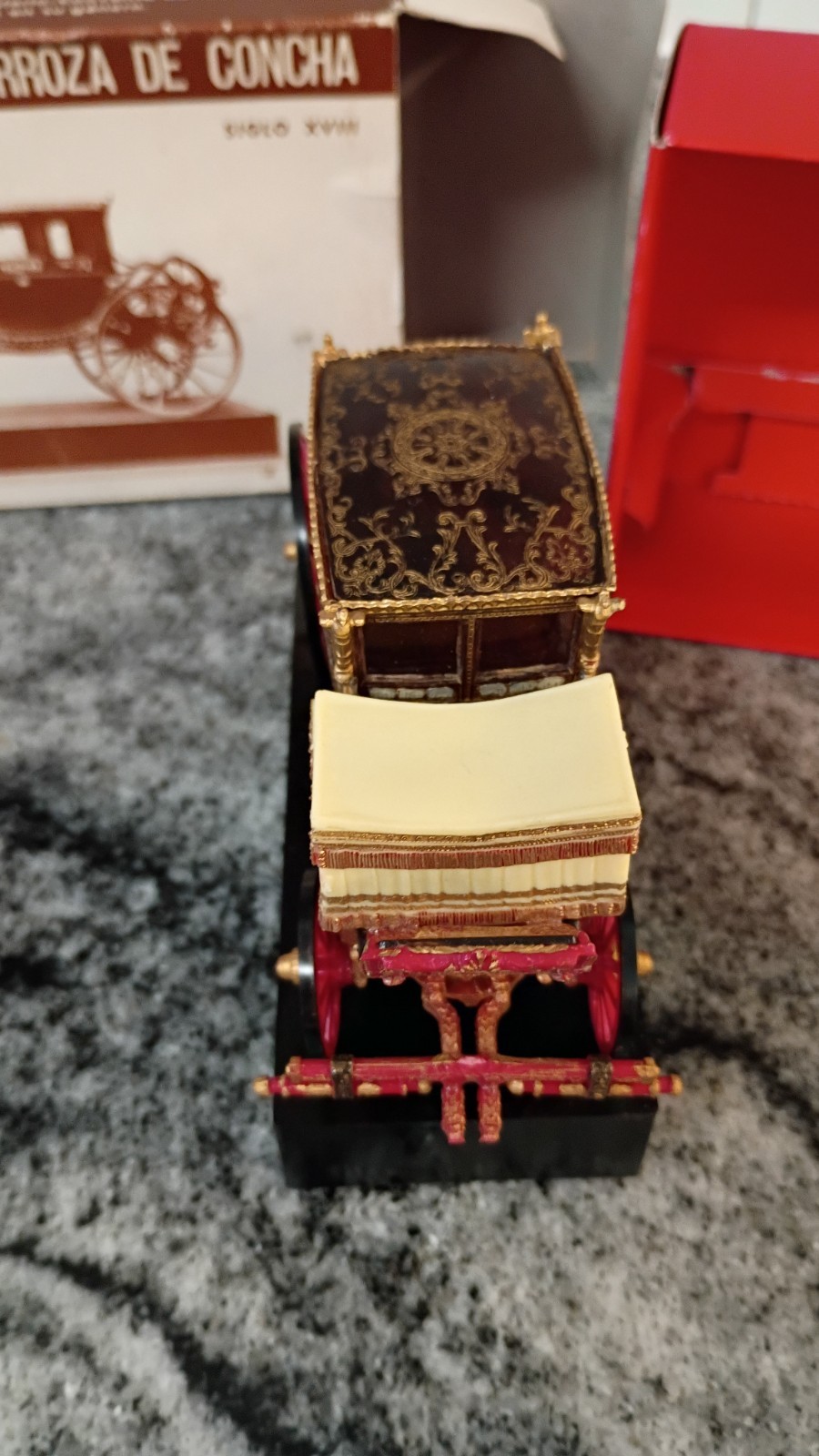 VTG. Miniature DE LA Carroza DE Concha Carriage Plastic Model In Box New