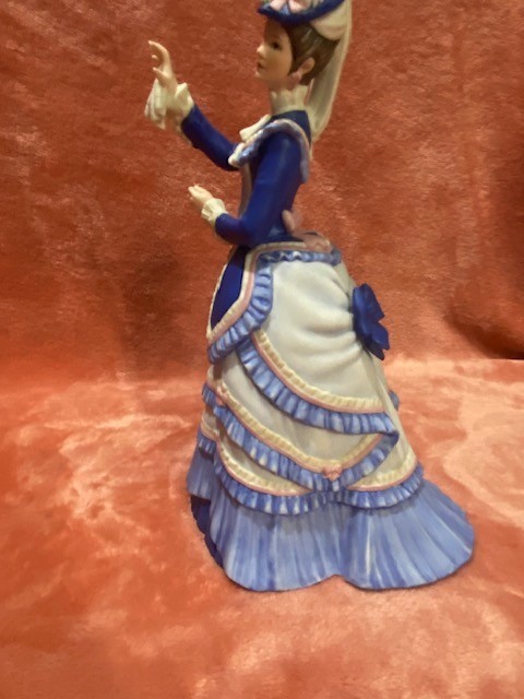 VTG 1986 Lenox GRAND TOUR Fine Porcelain Figurine American Fashion 8.5″ RETIRED