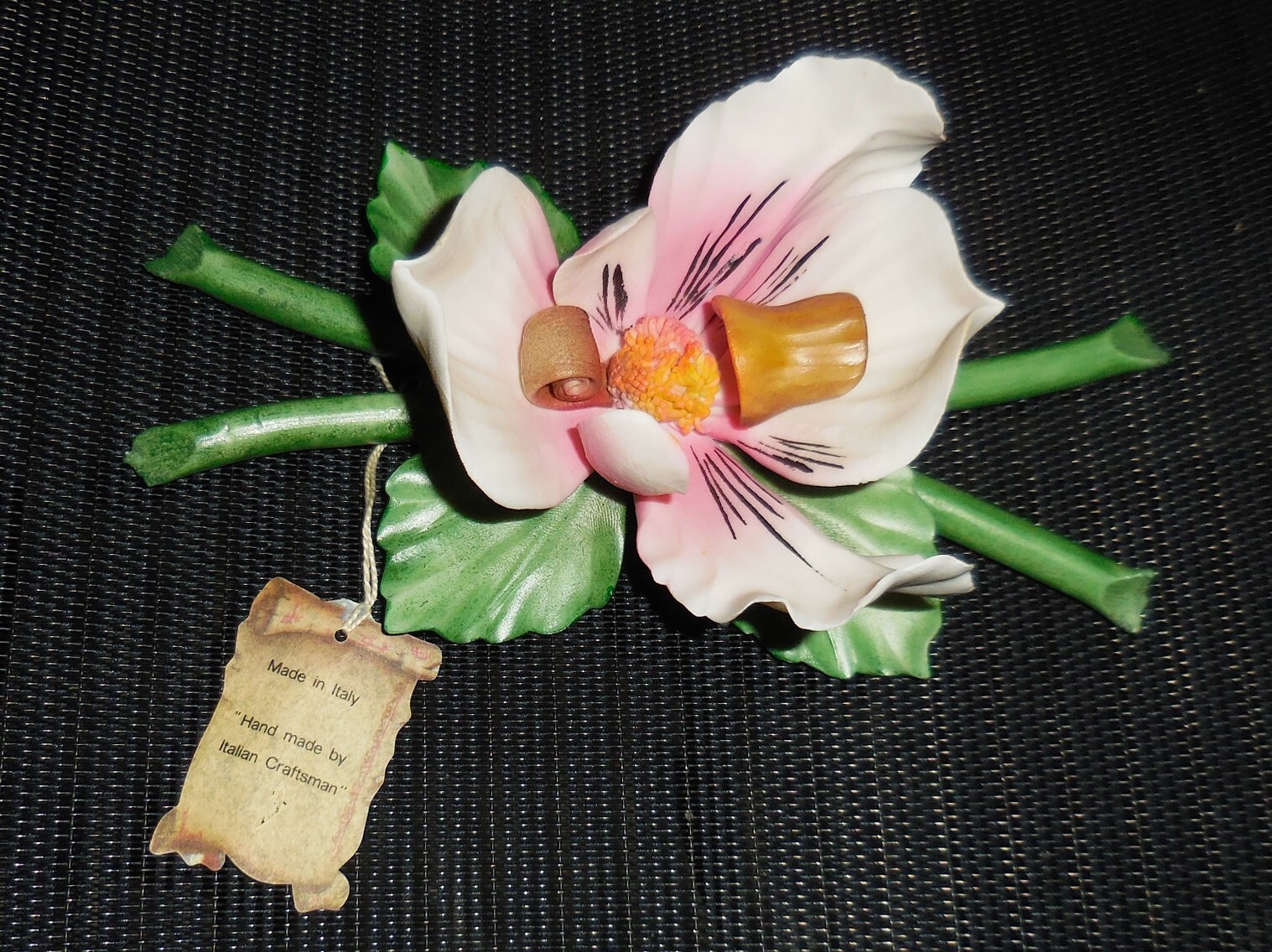 VINTAGE ITALIAN DEA CAMODIMONTE LILY FLOWER FIGURINE LILY FLOWER DESIGN NR