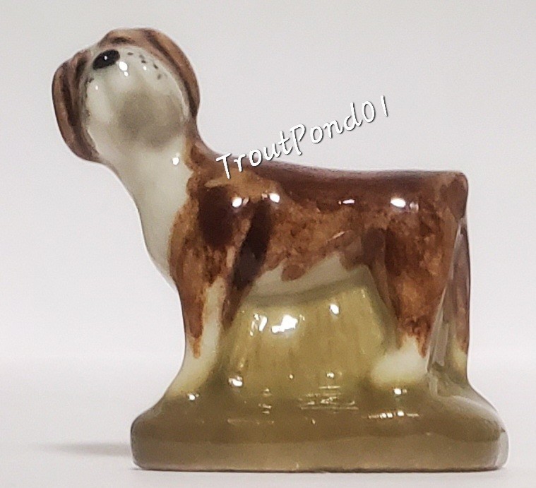 Wade Whimsies Boxer Dog Figurine Family Pets Dogs Set 7 2005 w/ Dark Green Base