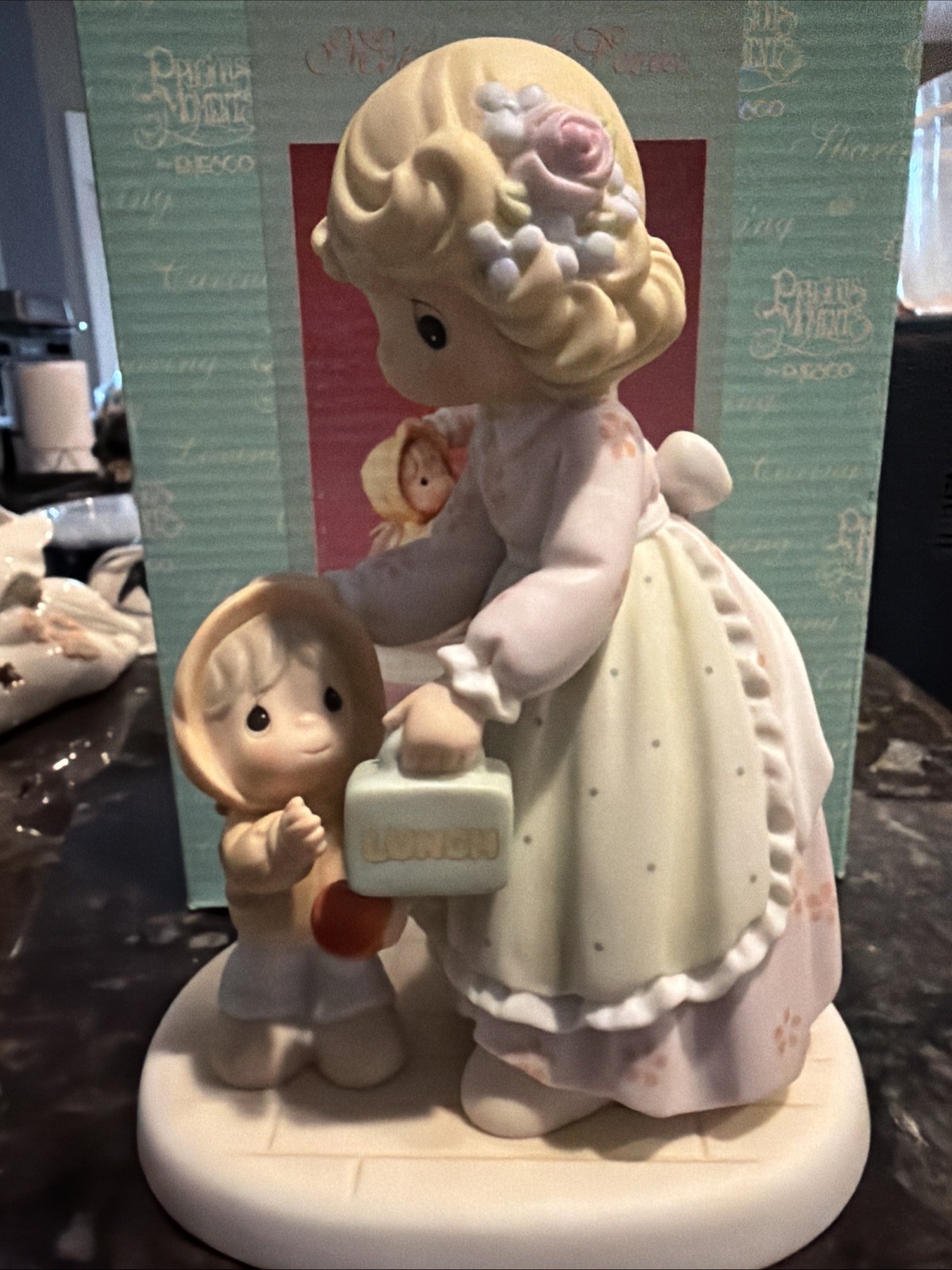 Precious Moments Figurine 2001 Cherishing Each Special Moment Mom Child 101233