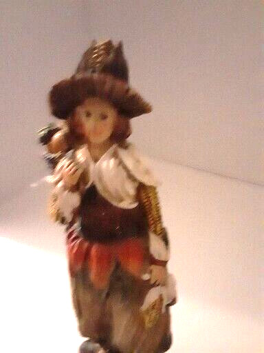 Vintage Pilgrim Man Corn Detailed Fall Decor Carryig Harvest Basket Figurine