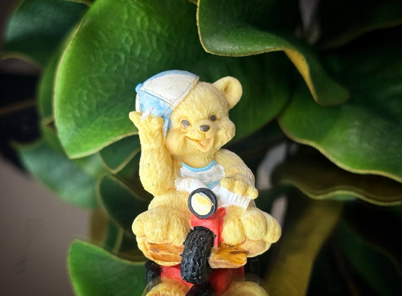 1994 j.c Resin Teddy Bear Baby Baseball Cap Hat Red bike Tricycle Figurine
