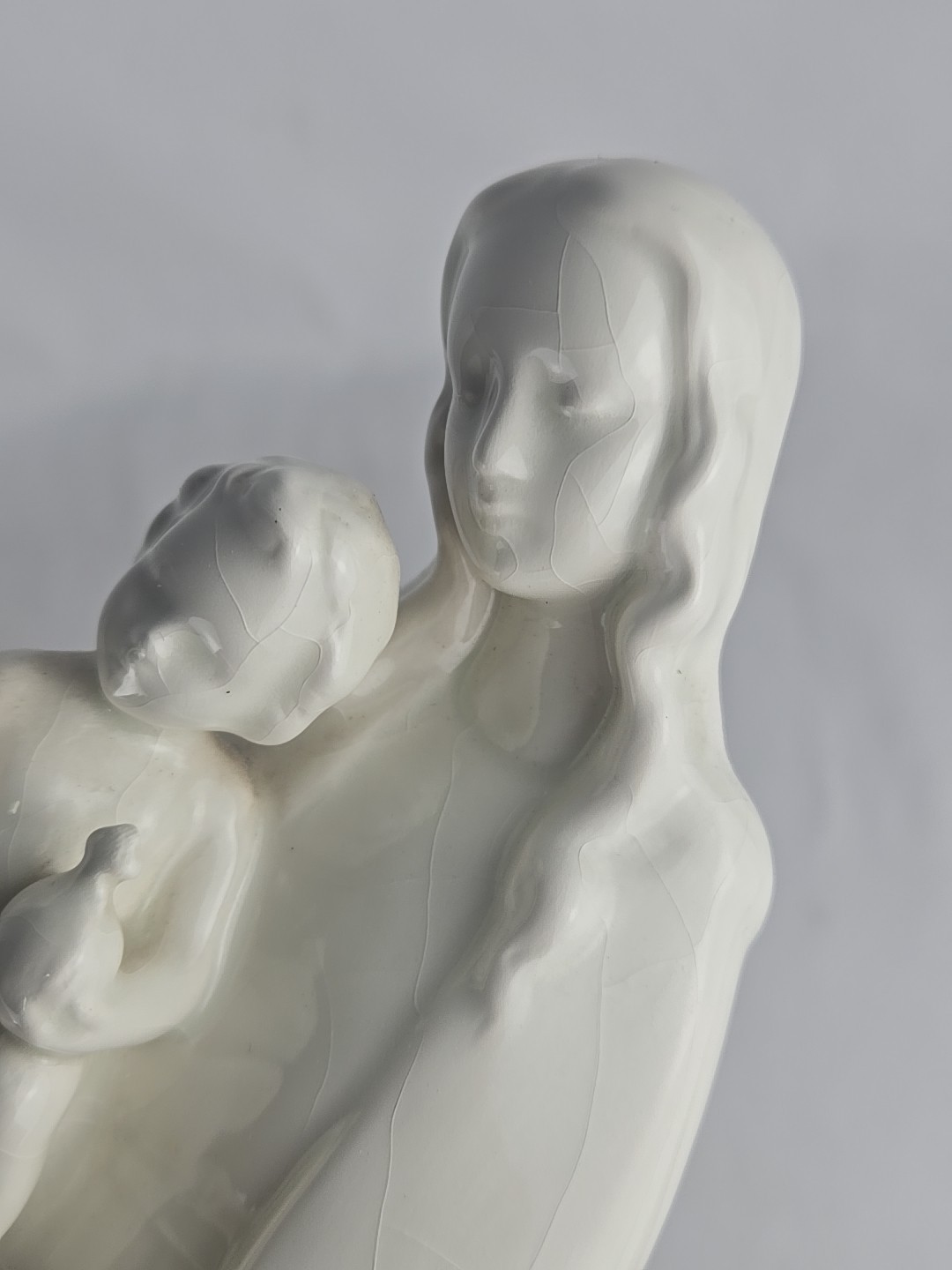 VTG “Madonna and Child” Goebel Porcelain Figurine with the Full Bee Mark HM12