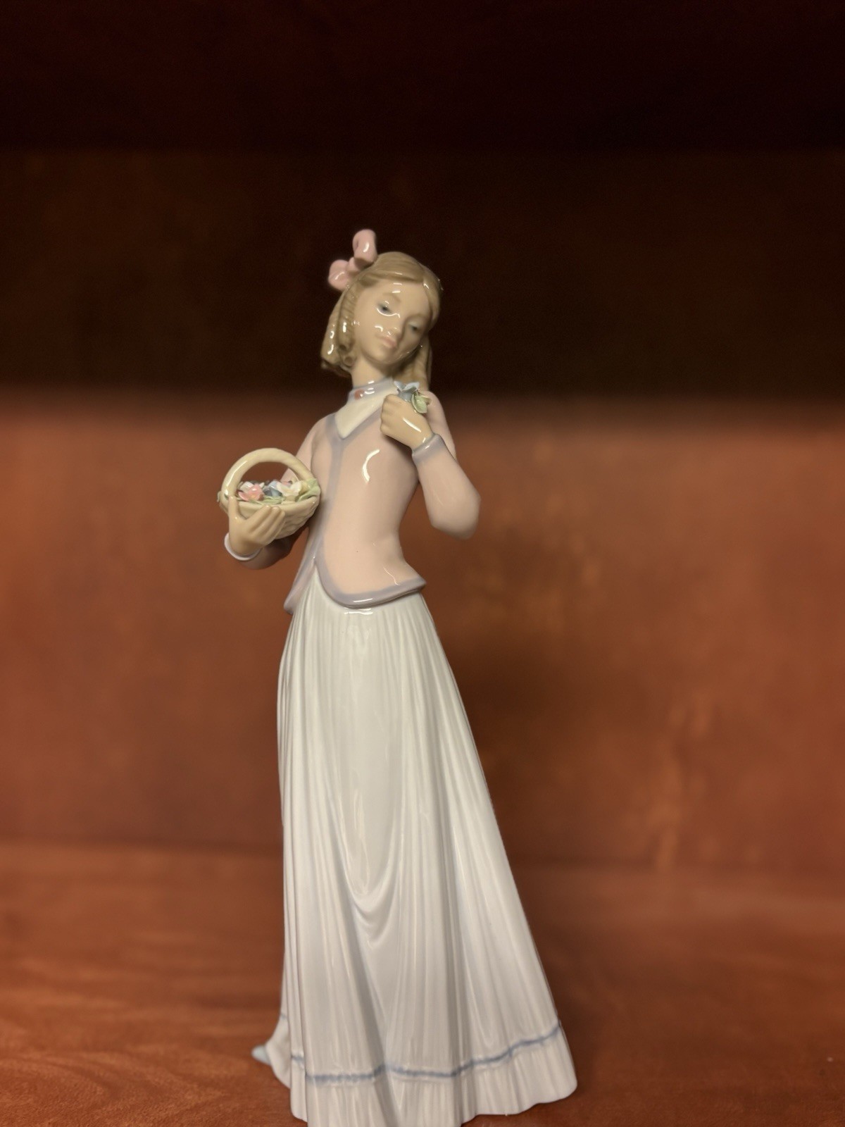 Lladro #7644 Innocence In Bloom 10” Tall Figurine Girl With Flowers