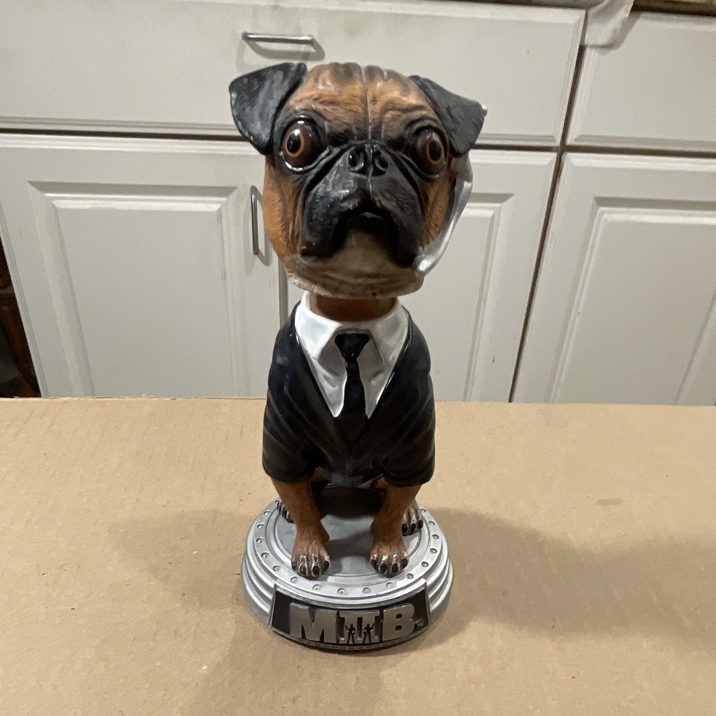 NECA Frank the Pug Men in Black Figurine on Base Painted 3D Effect 2002