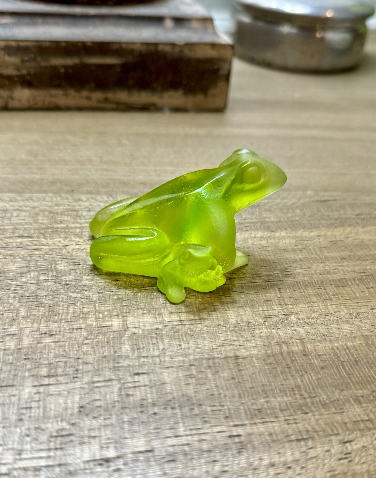 Daum France Tree Frog w/ Baby Frog Crystal Collectible Figurine Bright Green