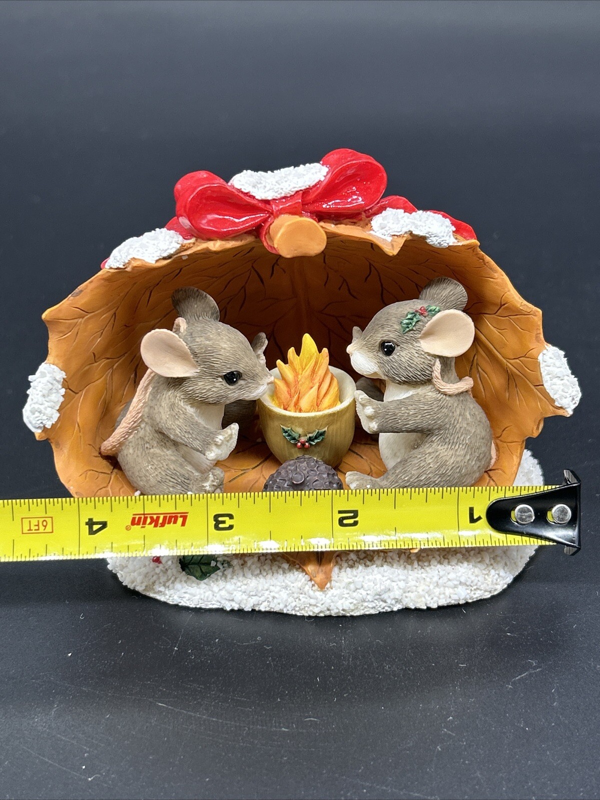 Charming Tails Sharing A Warm & Cozy Holiday 97/13 – Collectible Figurine Mice