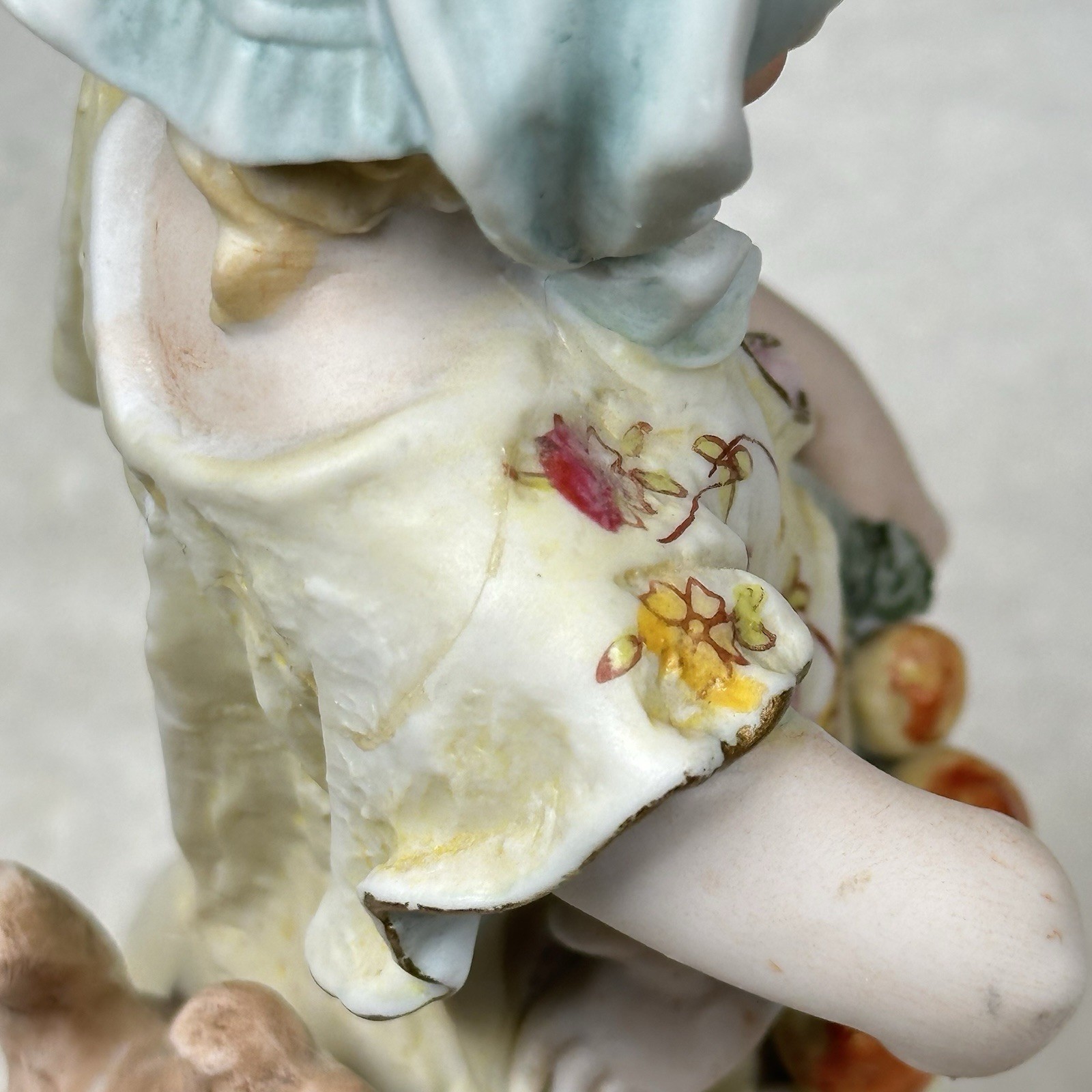 Crossed Arrows Italy Capodimonte Style Hand Painted Porcelain Girl Repair 8.5 in
