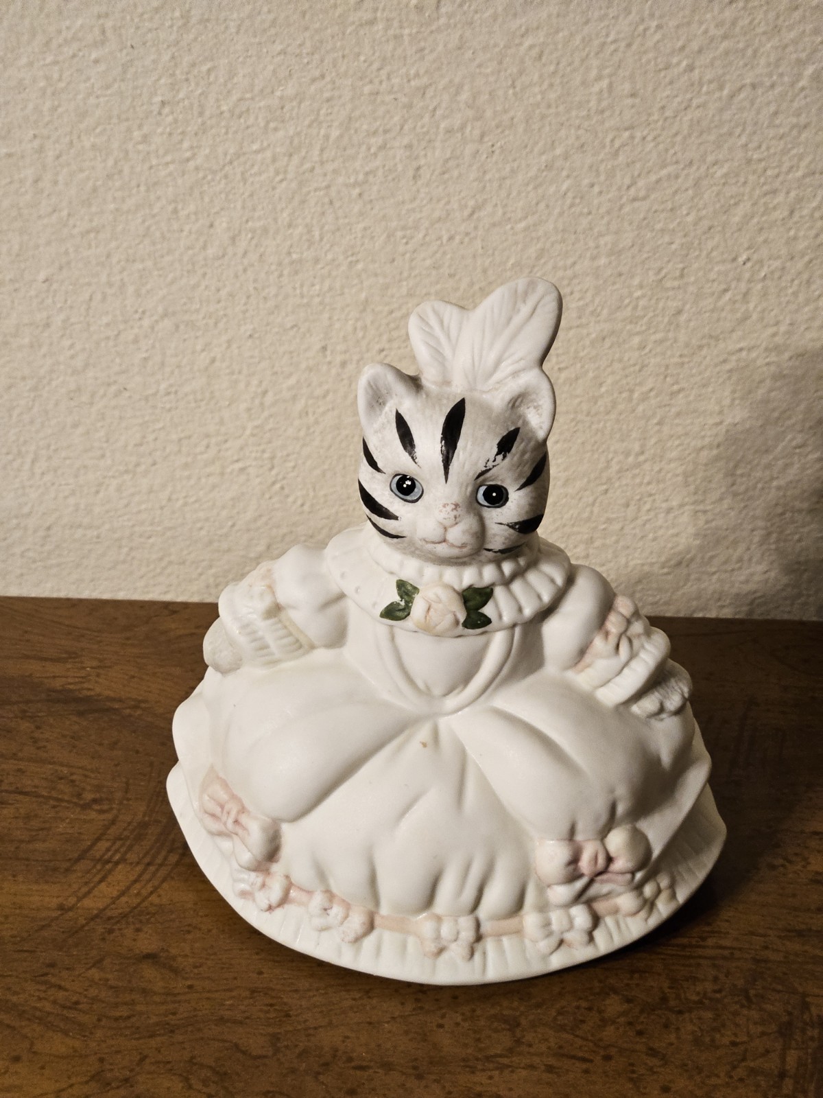 Calico Kitty Cinderella Collection “Beautiful Cinderella” 7″Hx5.5″W