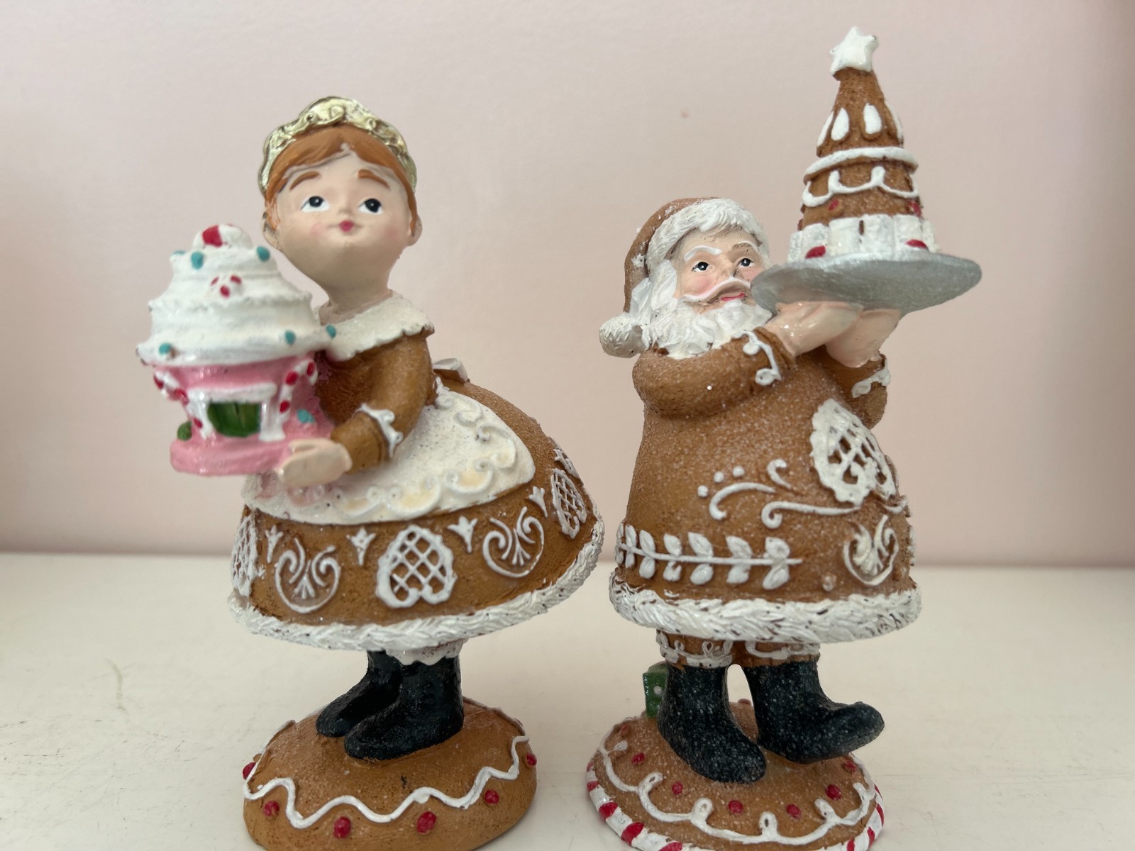 6″ Santa & 5 1/2″ Mrs Claus Resin Gingerbread Cookie Style Standing Figures NIB