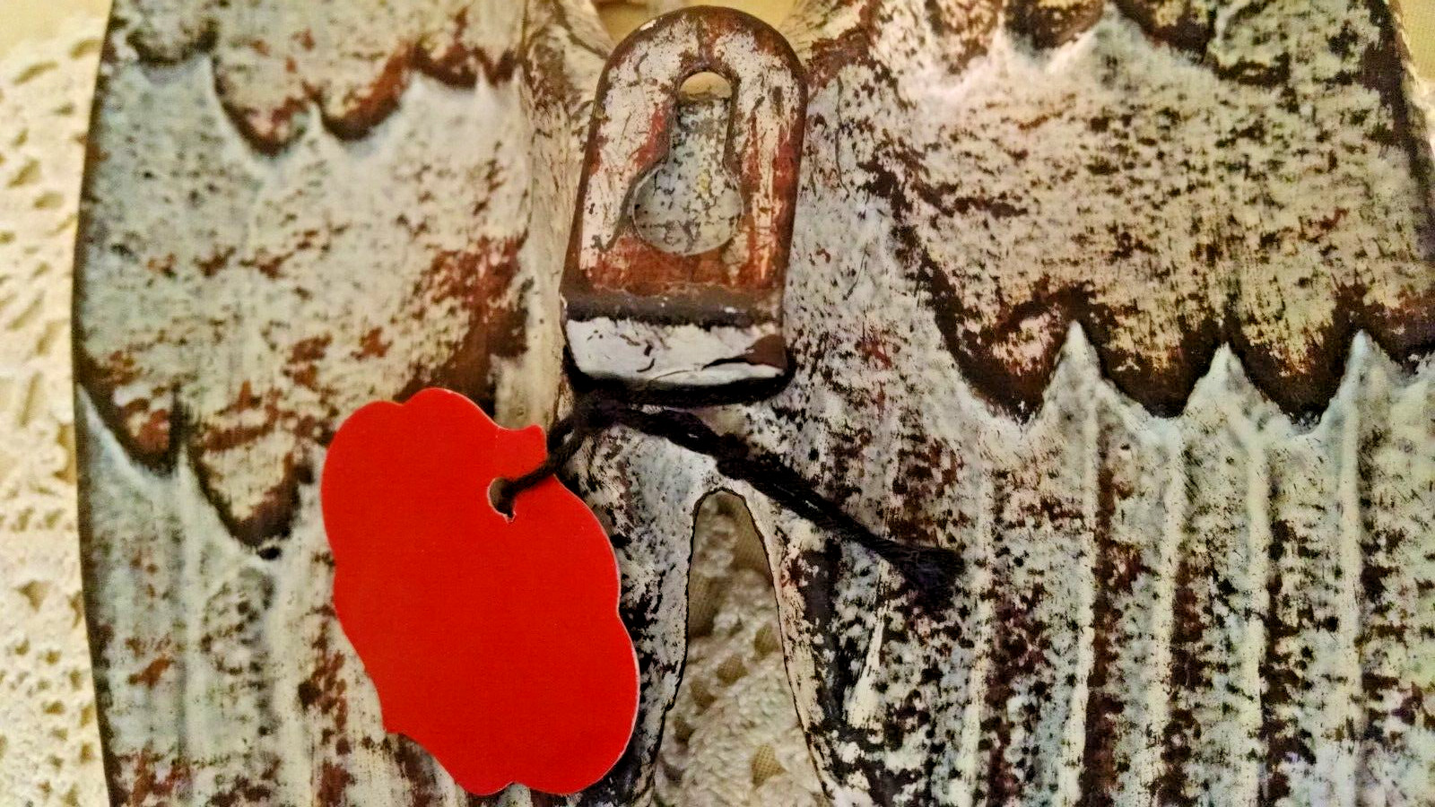 ANGEL WINGS WALL DECOR CAST IRON METAL DISTRESSED RETRO HANGING DECORATION.
