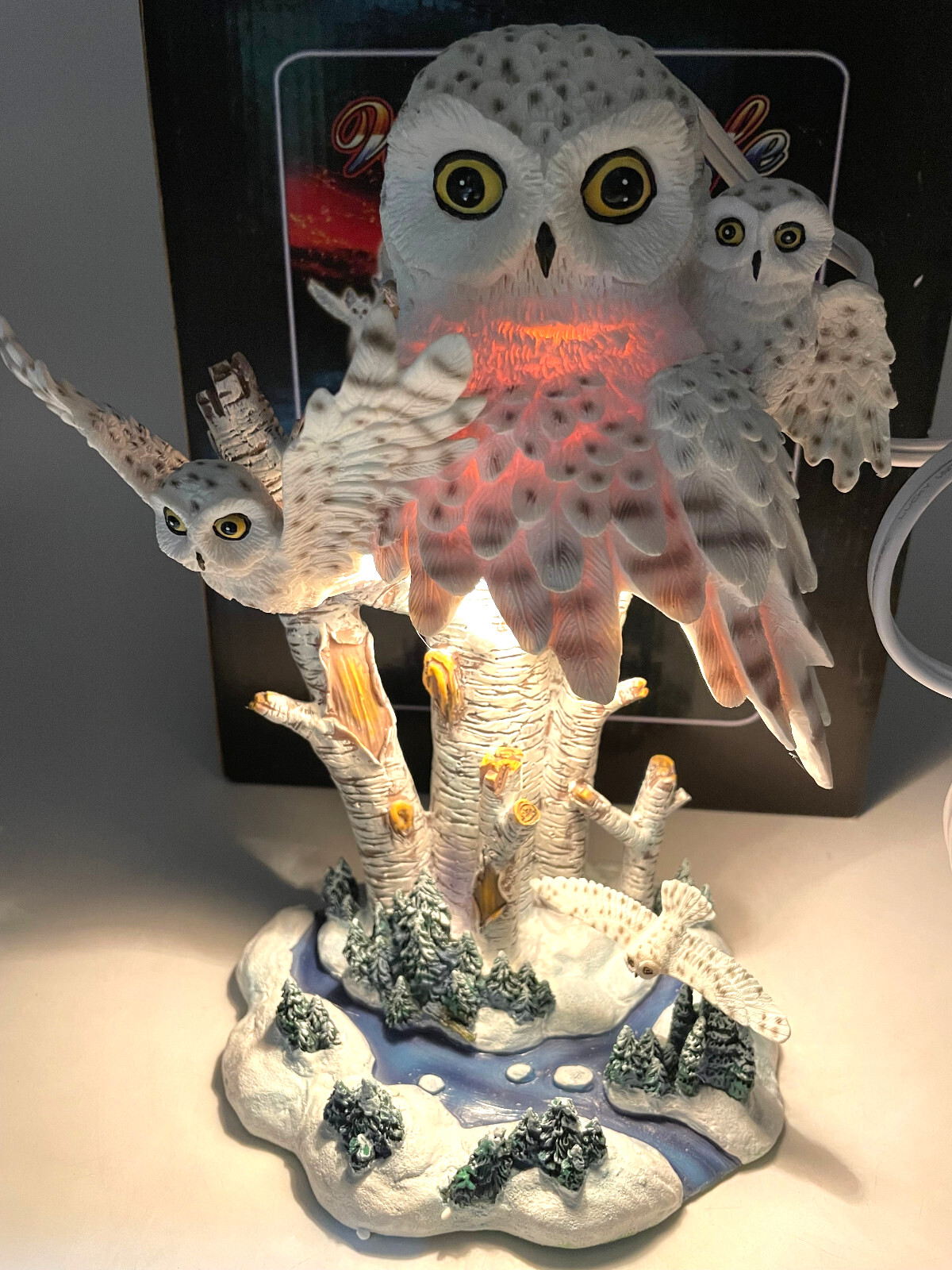 Artistry in Alabastrite – Snow Owl Clip Light (9.25”) #SQ56