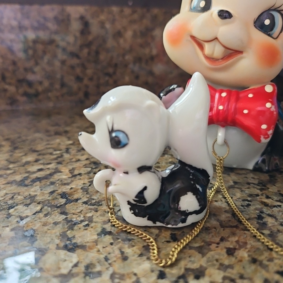 Vintage LARGE Arnart SKUNK Mama & Babies Chains Chained 4.5″ Tall