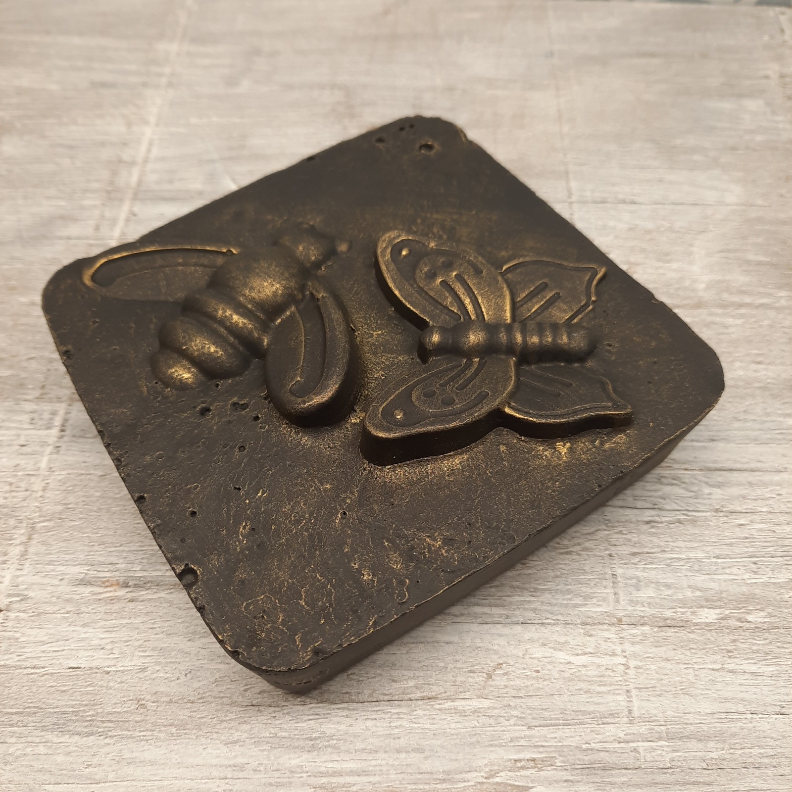 Plaster Butterfly Bee Nature Wall Decor Hanging Plaque Sculpture Art 4.25 inches