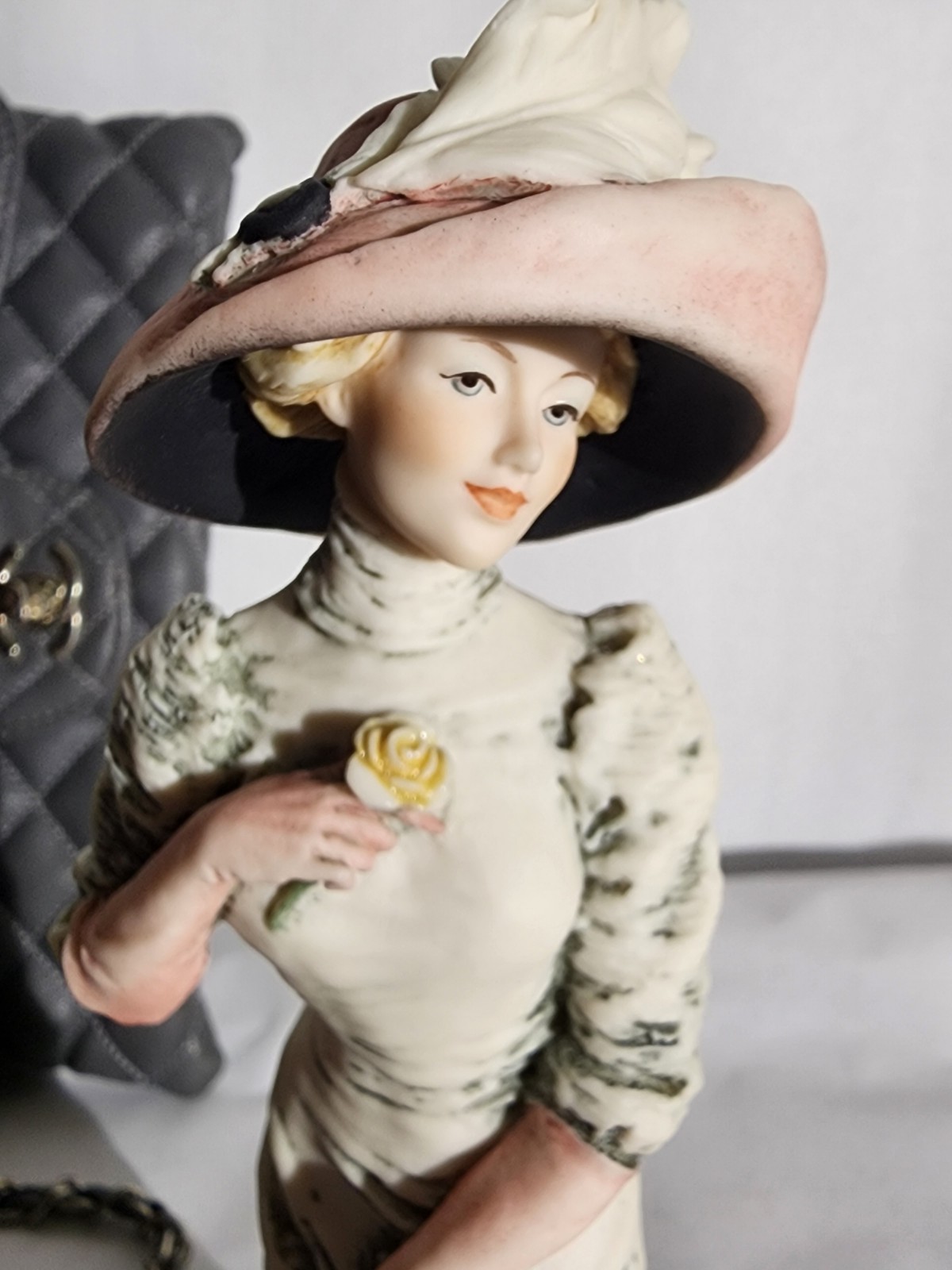 Giuseppe Armani Figurine Capodimonte Alice Statue Florence Porcelain Décor 0718C
