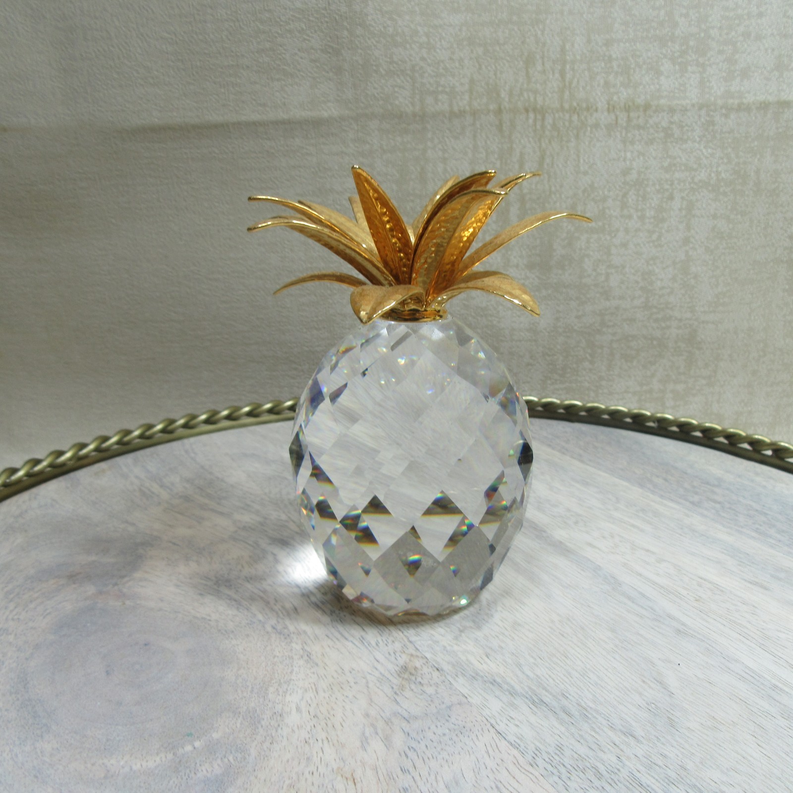 SWAROVSKI 4” CRYSTAL PINEAPPLE GOLD TONED METAL TEXTURED LEAVES NO BOX