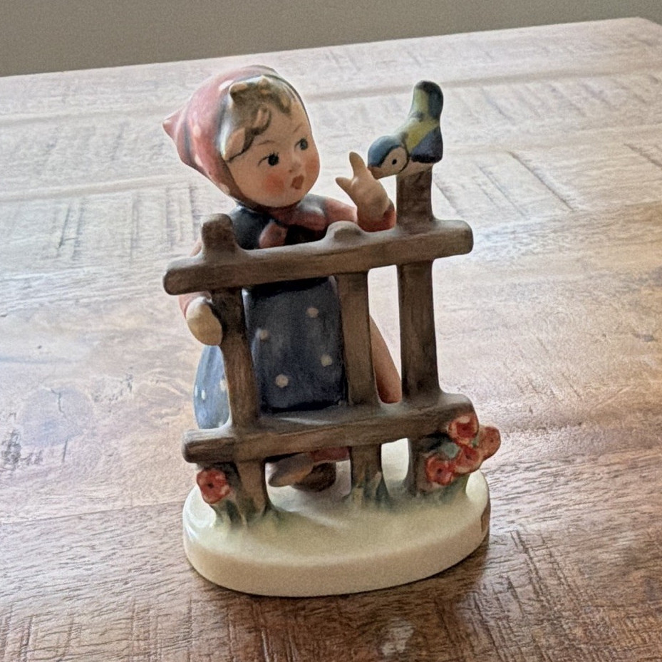 Villeroy & Boch Porcelain Girl Figurine Hand Painted Multicolor Small Original