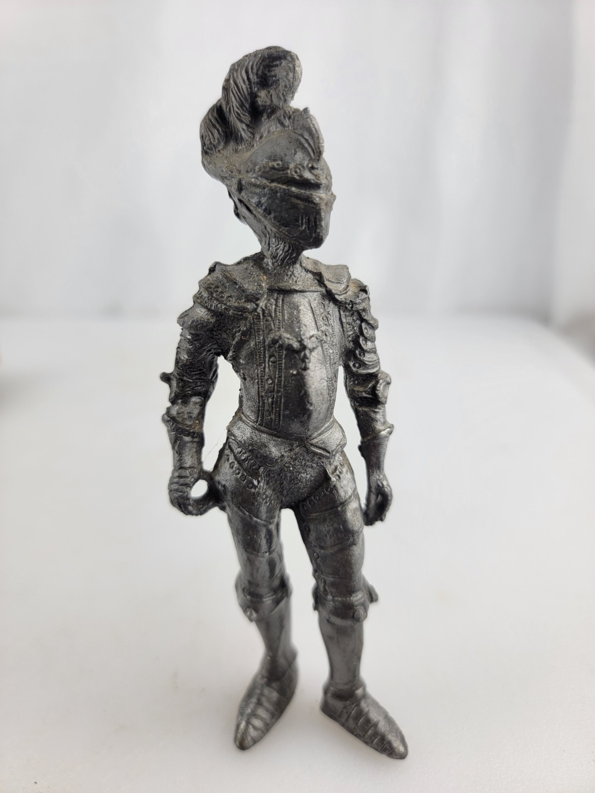 5.2 TALL FANTASY VERONESE MEDIEVAL PEWTER KNIGHT CASTLE FIGURE