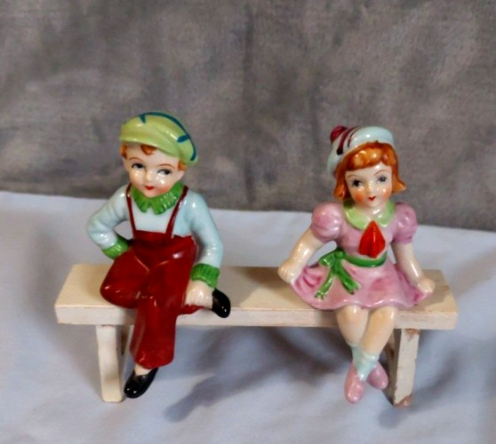 VTG 1950s Girl & Boy sitting on Wood Bench Occupied Japan Porcelain hand painted