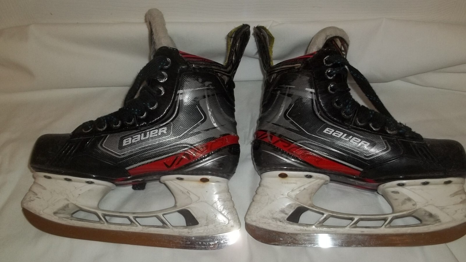 Junior Ice Hockey Skates 2017 Bauer Vapor X800 Size 3.0 EE Lightly Used. Nice!
