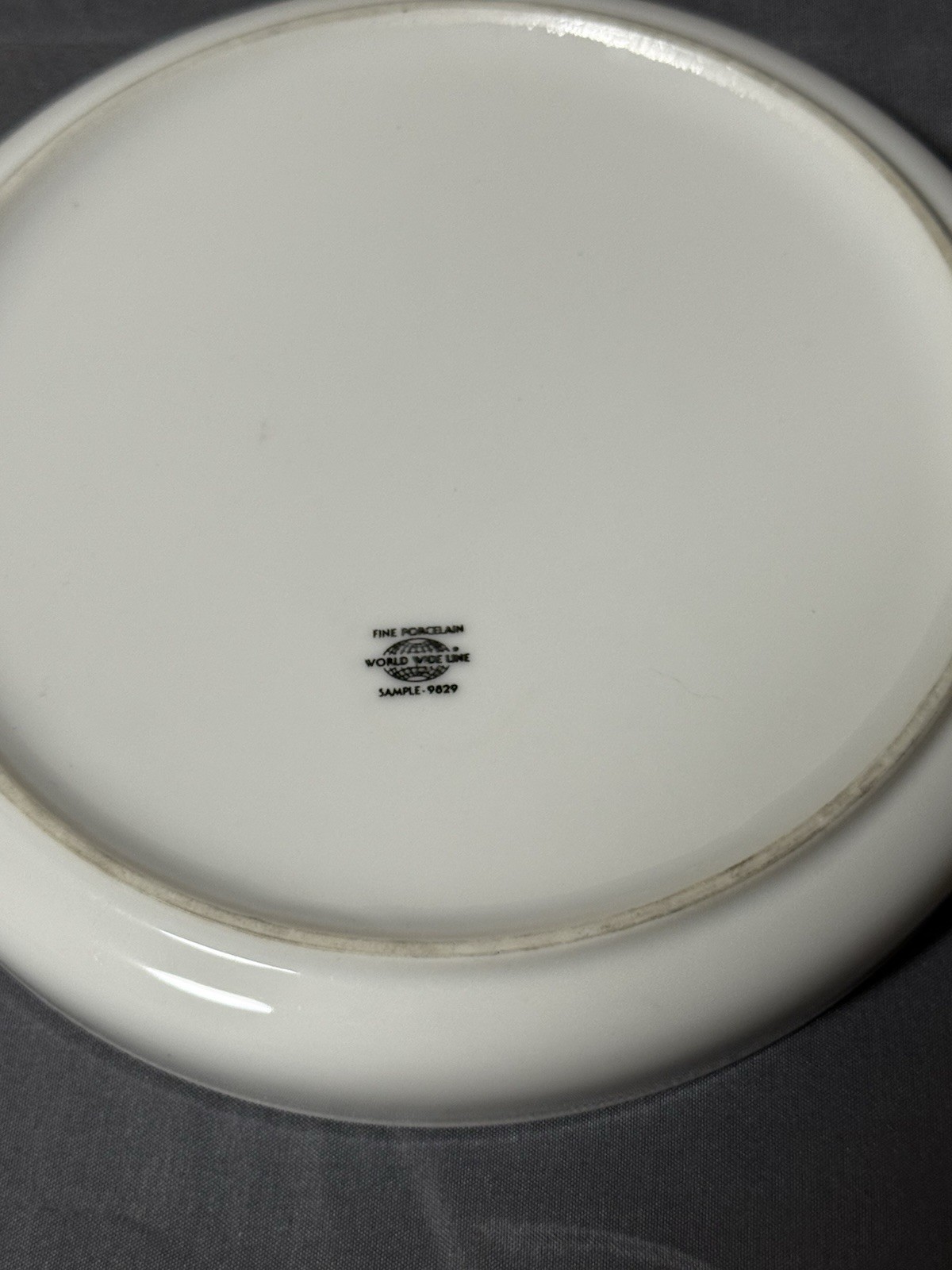 Vintage St. Ives Laboratories Genève Suisse Advertising Plate Fine Porcelain