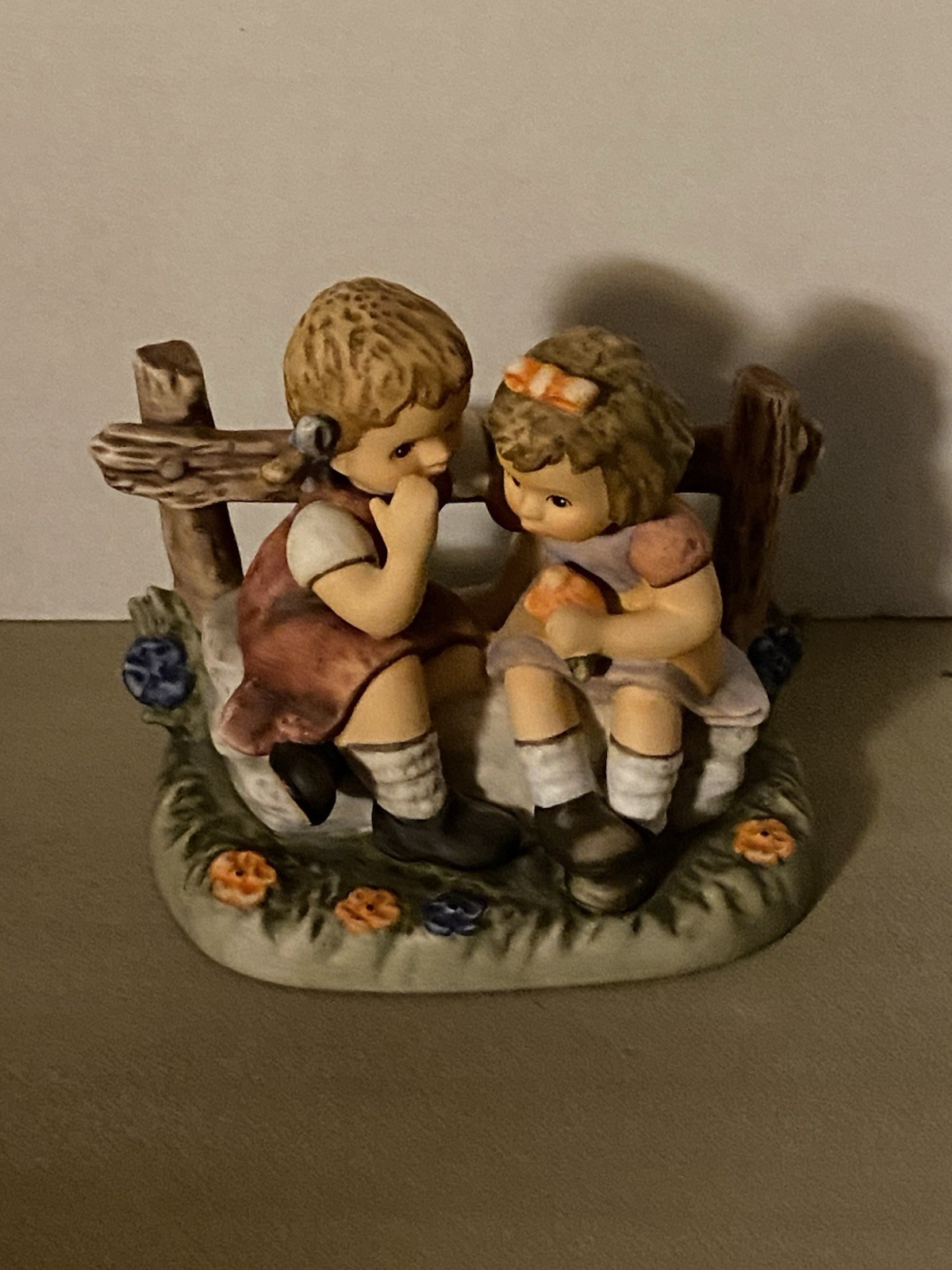 Beautiful Goebel Figurine Little Girls Called Sharing Secrets. Germany Vintage.