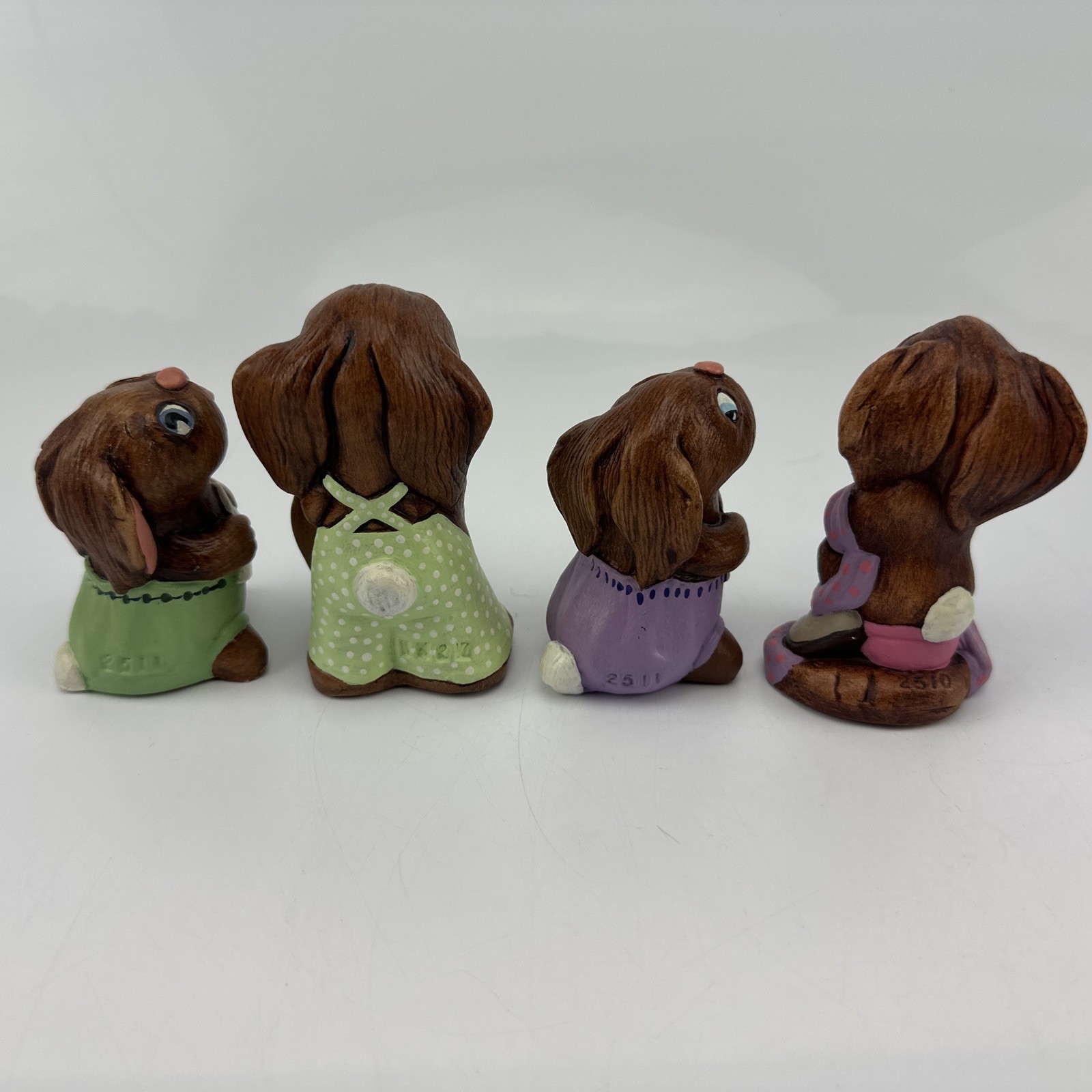 Vintage Pendelfin Rabbit Stoneware Music Scene Apple Pie Chorus Blanket Baby