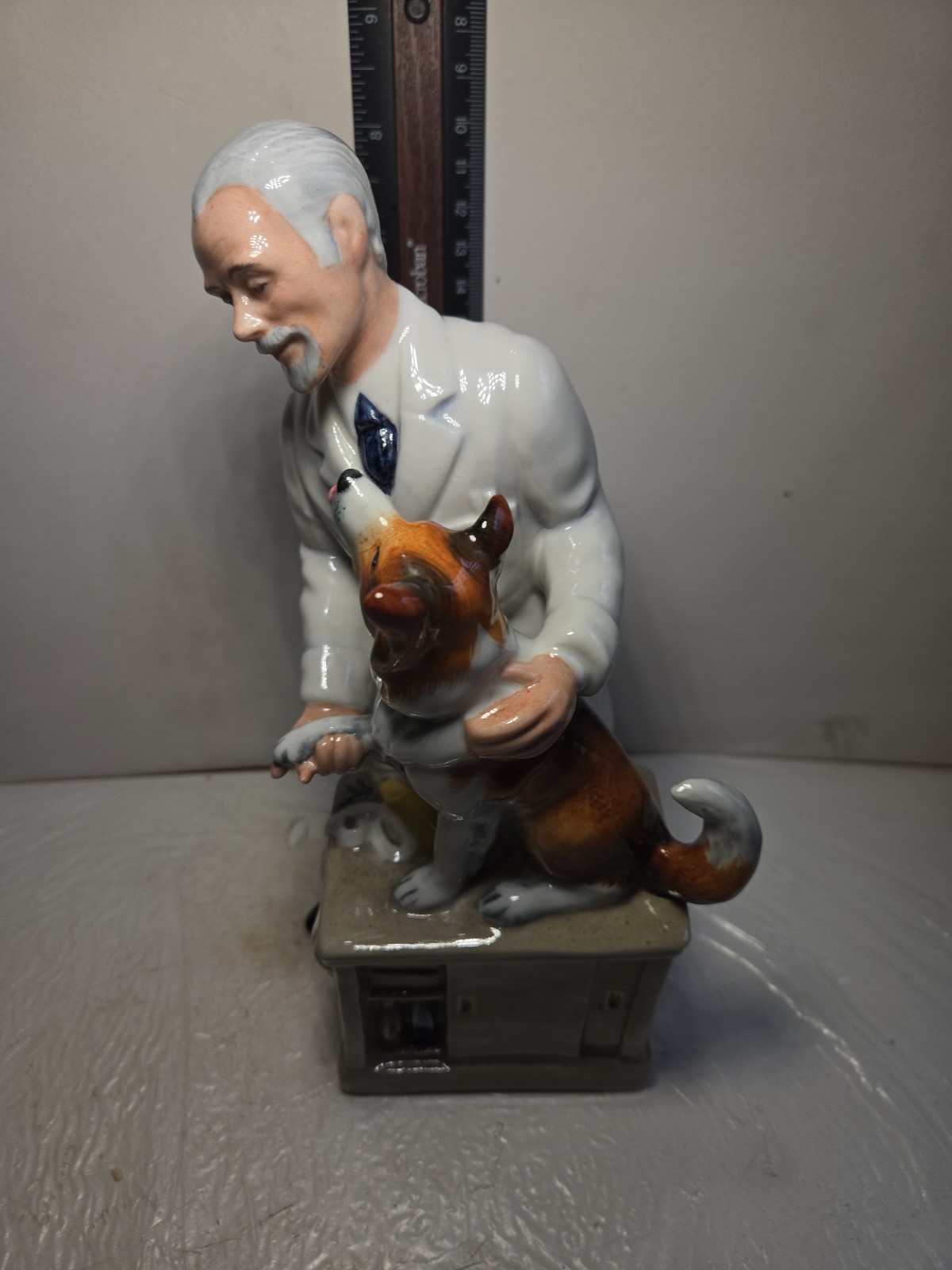 Royal Doulton “Thanks Doc!” HN2731 Figurine 1974 Doctor Dog England Vintage