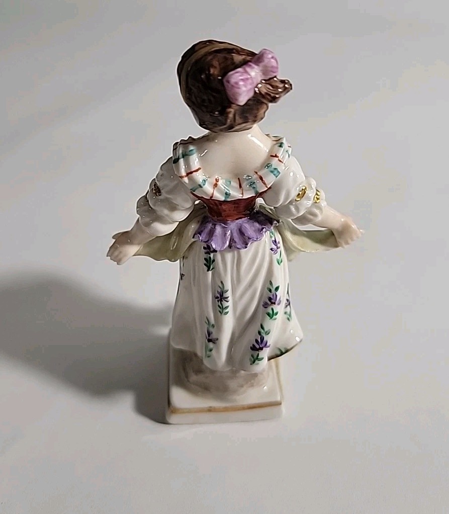 SITZENDORF Thuringa German Young Girl Dancing PORCELAIN FIGURINE 1918 Mark