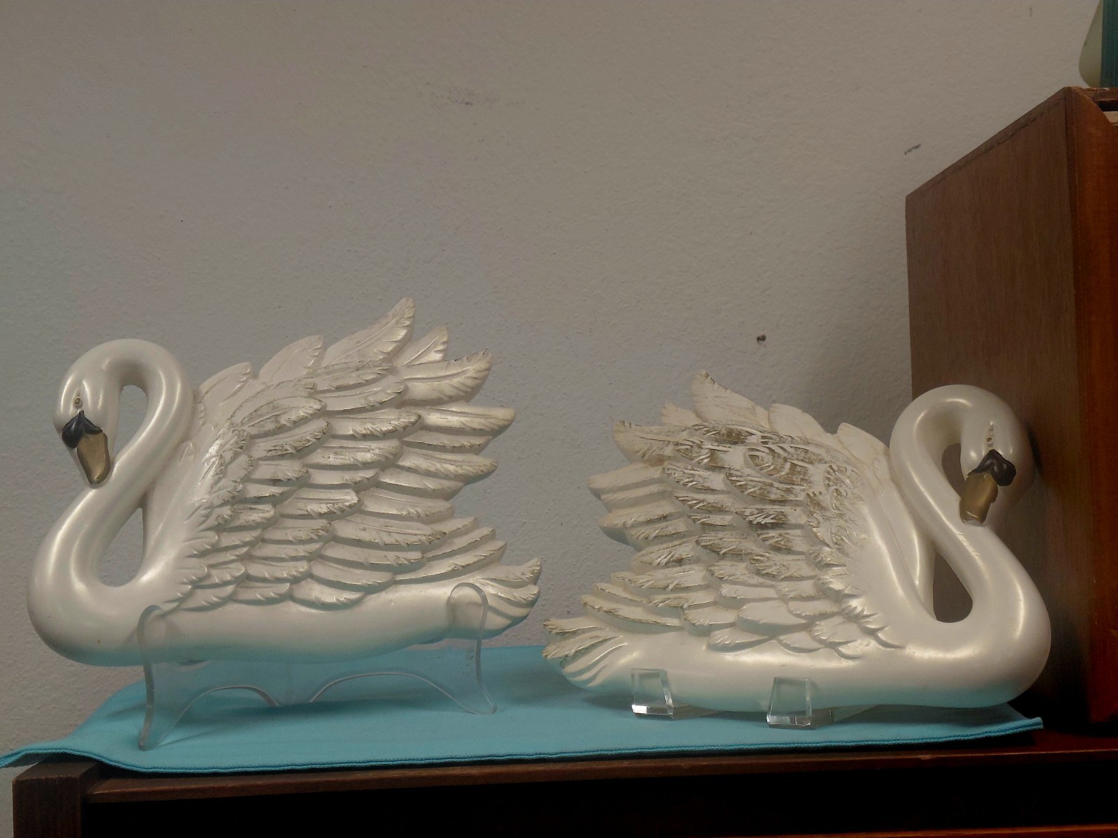 Vintage 1968 Miller Studio Chalkware Swan Pair (2) Wall Decor MISSING HANGERS