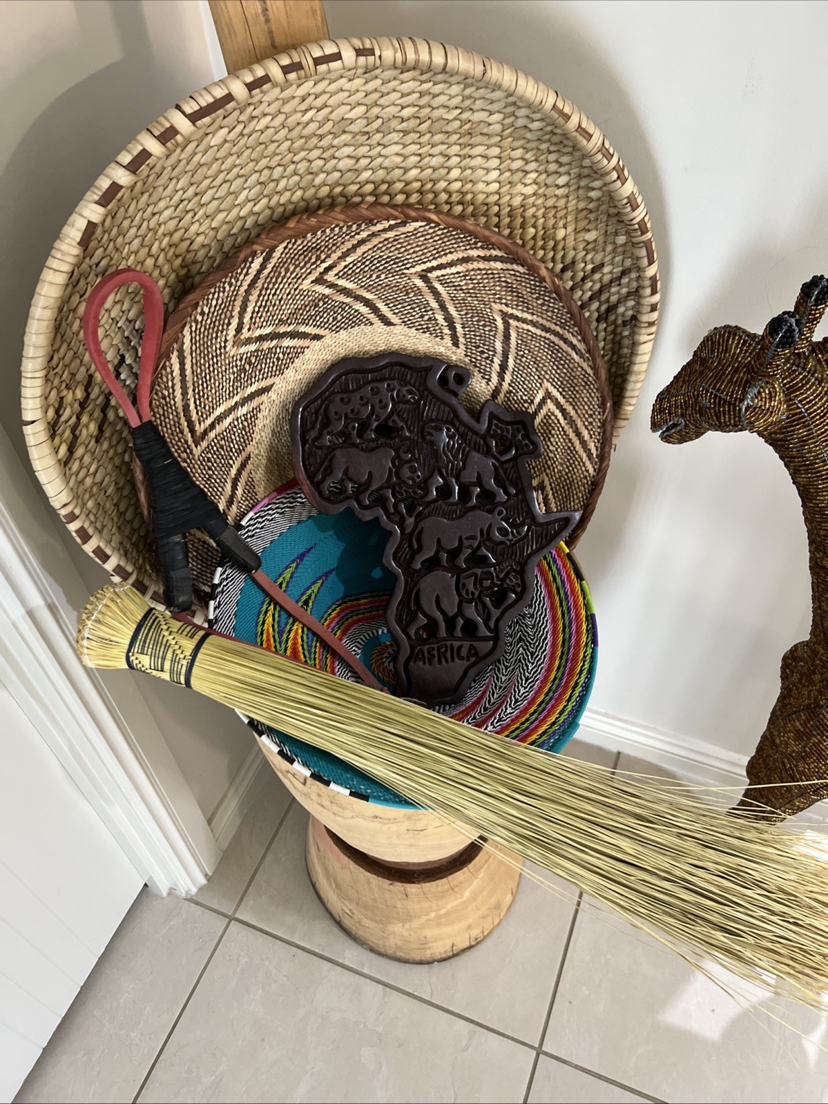 African Map Wooden with Big 5 animal carvings. Handmade in South Africa