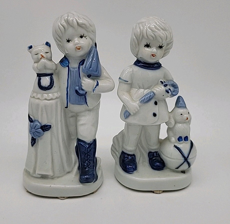 Vtg Delft Blue Dutch Girl Boy Child Showing Cat Bear Holland Porcelain Figurines