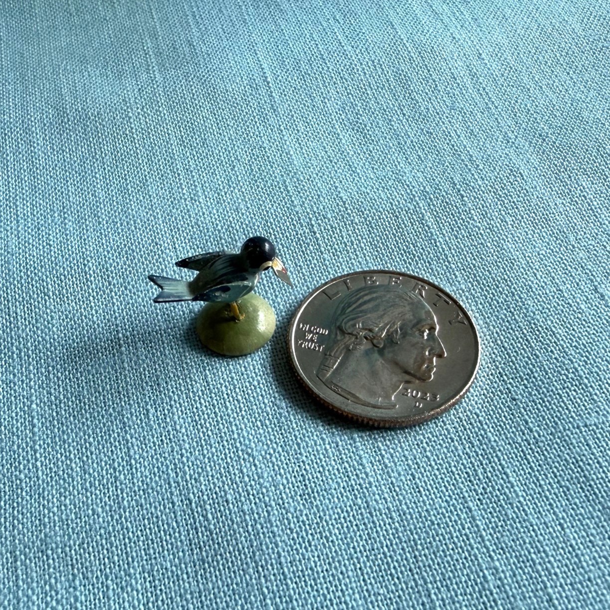 Erzgebirge Tiny Blue Bird w/Letter 3/4in Mini Miniature Figurine Wendt Kuhn Wood