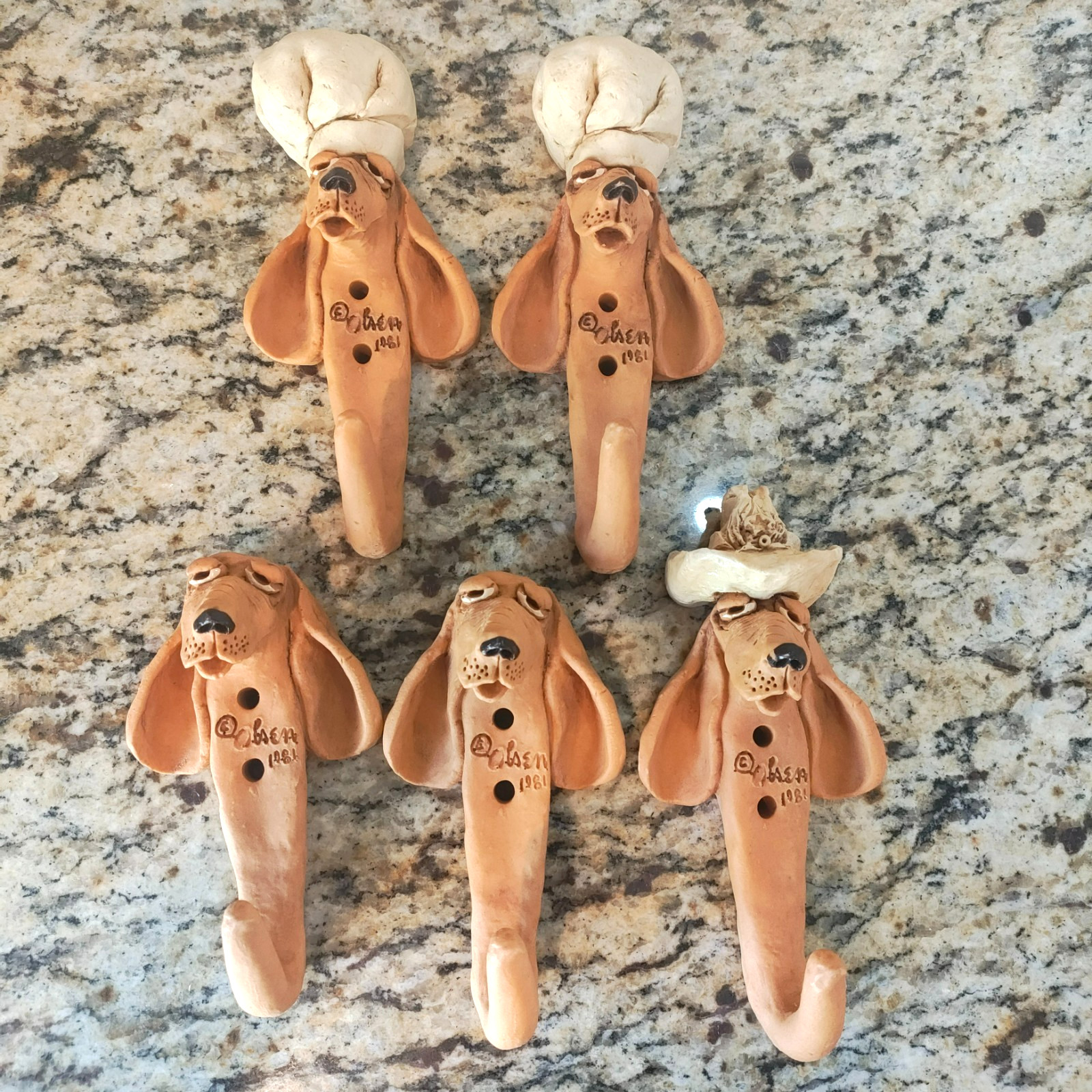 Set of 5 Bloodhound Dogs Olsen Curious Creations Figural Wall Hooks Vintage 1982